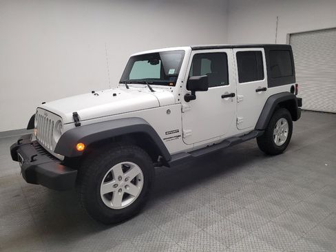 Used 2018 Jeep Wrangler Unlimited Sport S AWD/4WD image 2