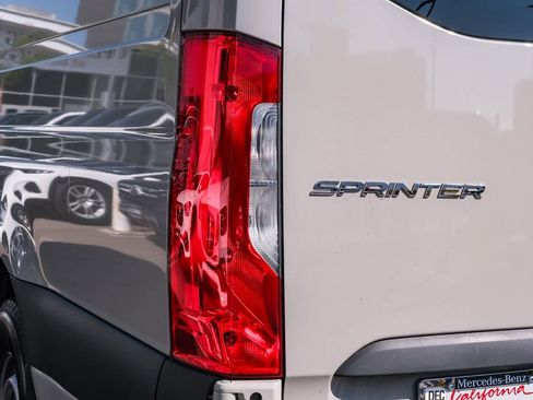 Used 2023 Mercedes-Benz Sprinter 2500 image 7