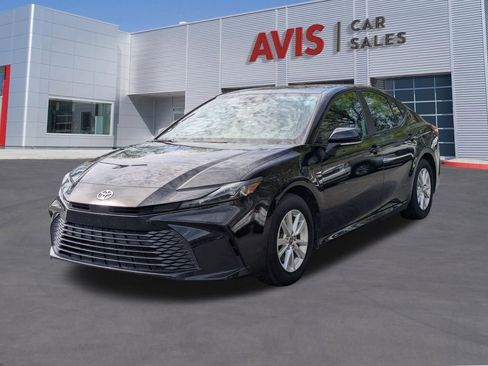 Used 2025 Toyota Camry LE FWD image 1