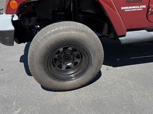 Used 2007 Jeep Wrangler Unlimited Sahara w/ Trailer Tow Group image 38