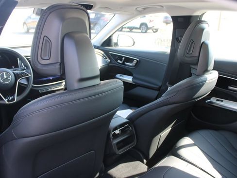 Used 2025 Mercedes-Benz E 350 Sedan image 27