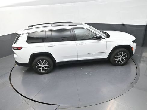 Used 2023 Jeep Grand Cherokee L Limited w/ Trailer Tow Group (B) AWD/4WD image 19