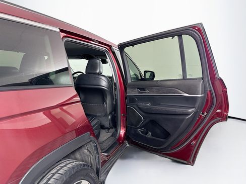 Used 2021 Jeep Grand Cherokee L Limited w/ Luxury Tech Group II image 32