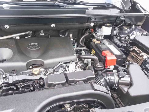 Used 2019 Toyota RAV4 LE FWD image 26