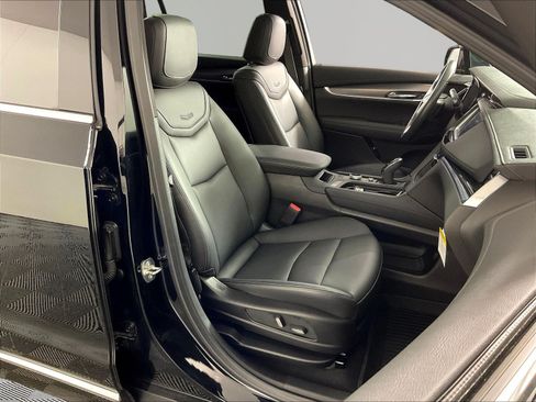 Certified 2024 Cadillac XT6 Luxury AWD/4WD image 30