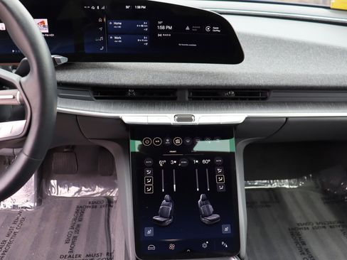 Used 2024 Lucid Air Touring image 30