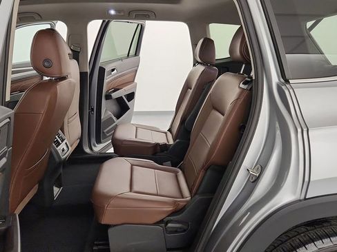 Used 2023 Volkswagen Atlas SE image 31