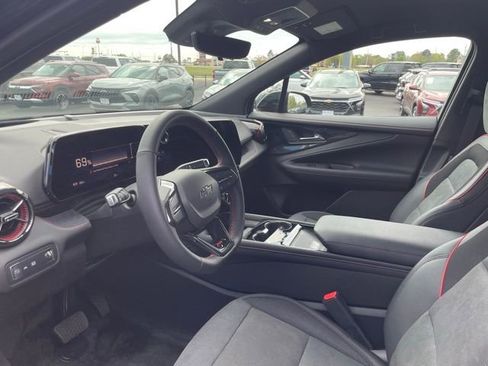 Used 2024 Chevrolet Blazer EV RS image 6