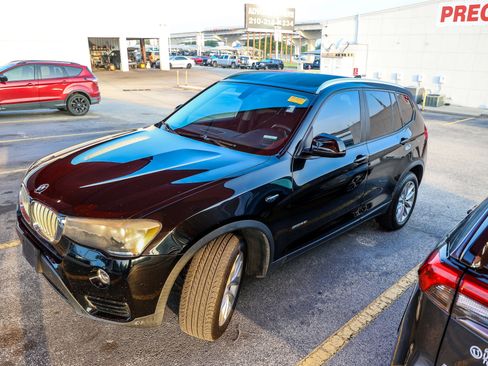 Used 2017 BMW X3 sDrive28i RWD image 3