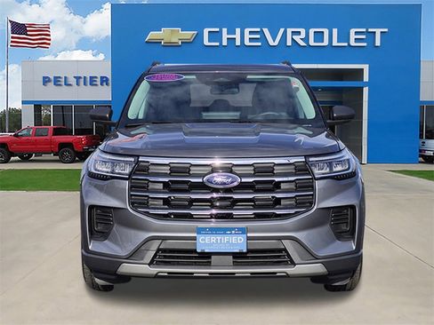 Used 2025 Ford Explorer Active image 2