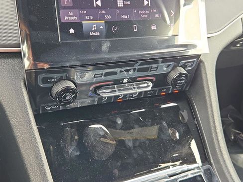 New 2025 Jeep Grand Cherokee L Laredo w/ Luxury Tech Group I RWD image 36