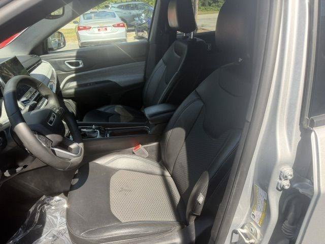 Used 2024 Jeep Compass Latitude AWD/4WD image 15