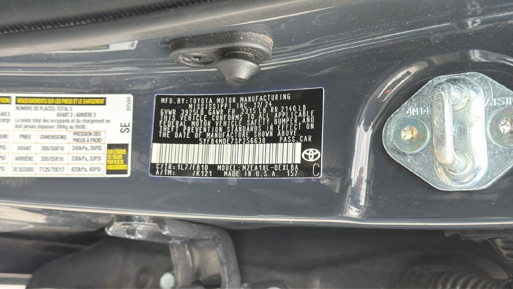 Used 2025 Toyota Corolla LE FWD image 33