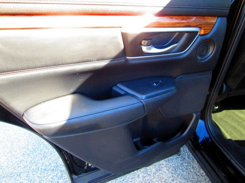 Used 2017 Honda CR-V EX-L image 4