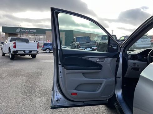 Used 2017 Honda Pilot LX image 26