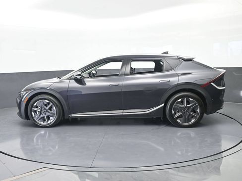 Used 2025 Kia EV6 Light RWD image 3
