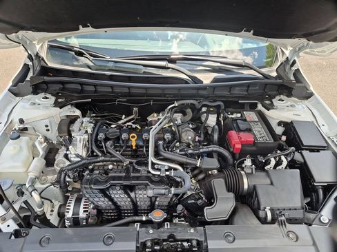 Used 2025 Nissan Altima 2.5 SV FWD image 34