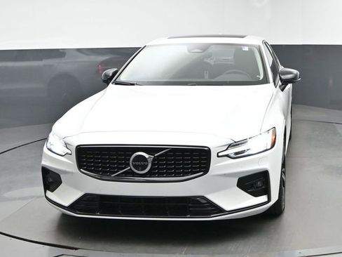 Used 2025 Volvo S60 B5 Plus FWD image 3