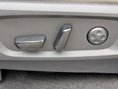 New 2026 INFINITI QX60 Luxe image 16