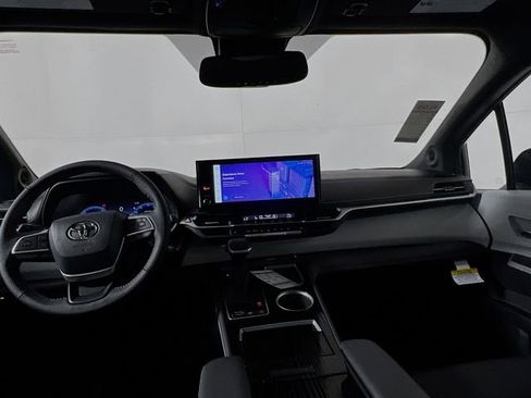 New 2026 Toyota Sienna XSE image 27