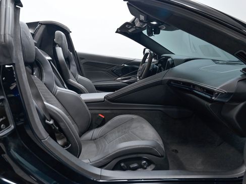 Used 2025 Chevrolet Corvette Z06 RWD image 35