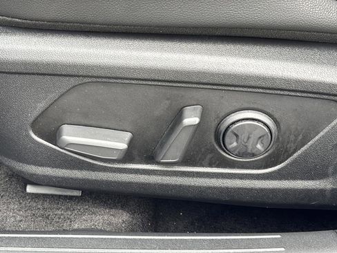 Certified 2025 Hyundai Elantra Limited image 20