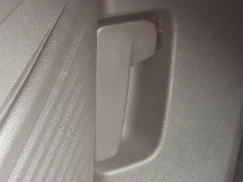 New 2025 Volkswagen ID.4 Pro image 17