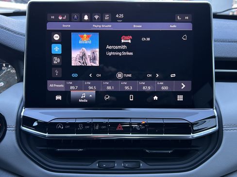Certified 2022 Jeep Compass Limited AWD/4WD image 25