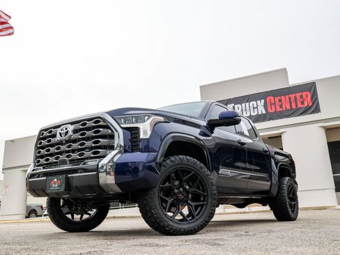 Used 2025 Toyota Tundra Platinum AWD/4WD image 1