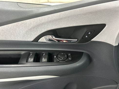 Used 2017 Chevrolet Bolt LT FWD image 11
