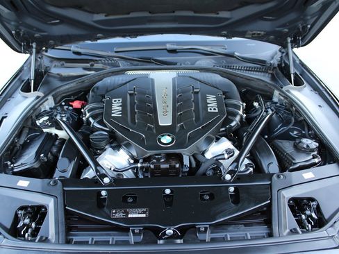 Used 2013 BMW 550i Sedan image 38