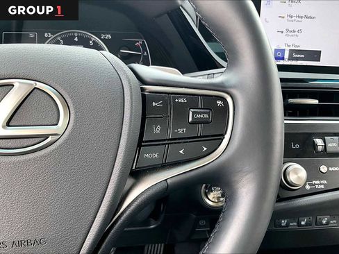 Used 2025 Lexus ES 350 w/ Premium Package image 21