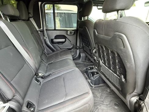 Used 2021 Jeep Gladiator Rubicon AWD/4WD image 14