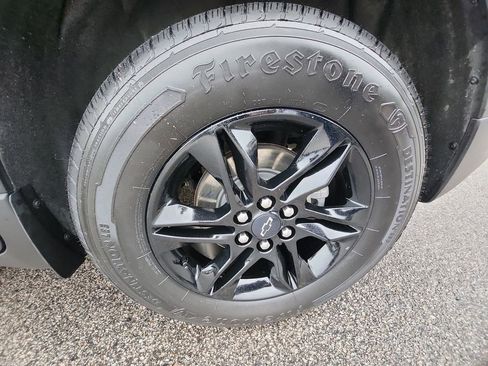 Used 2023 Chevrolet Traverse LT w/ Midnight/Sport Edition image 36