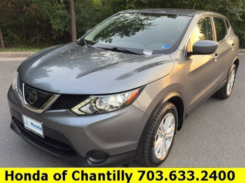 Used 2018 Nissan Rogue Sport S w/ S Appearance Package AWD/4WD image 3