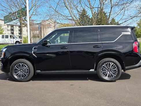 New 2025 Nissan Armada SL w/ Captain's Chari Seat Package image 5