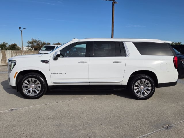 Used 2025 GMC Yukon XL Denali AWD/4WD image 8