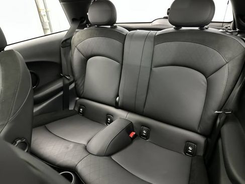 Used 2024 MINI Cooper 2-Door Hardtop FWD image 29