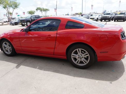 Used 2014 Ford Mustang Coupe RWD image 4