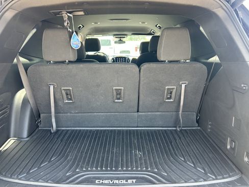 Used 2023 Chevrolet Traverse LT FWD image 12
