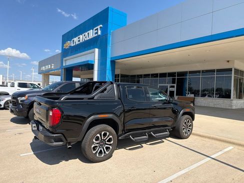 Used 2025 GMC Canyon AT4 w/ Nightfall Edition AWD/4WD image 2