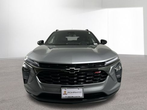 Used 2025 Chevrolet Trax RS w/ Driver Confidence Package image 24