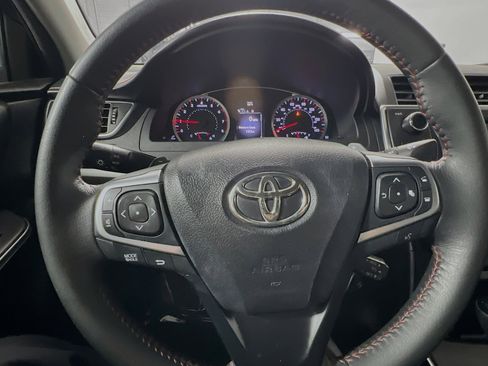 Used 2016 Toyota Camry SE image 18