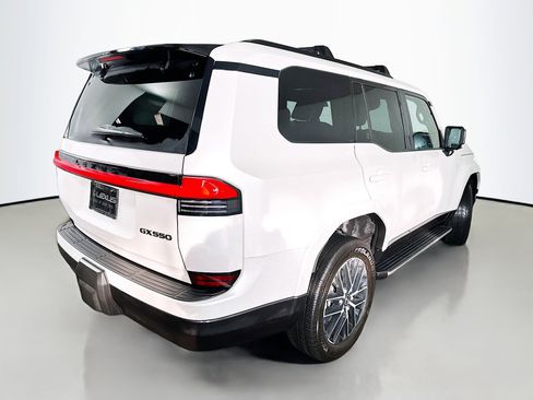 Used 2024 Lexus GX 550 w/ Accessory Package (2T) image 7