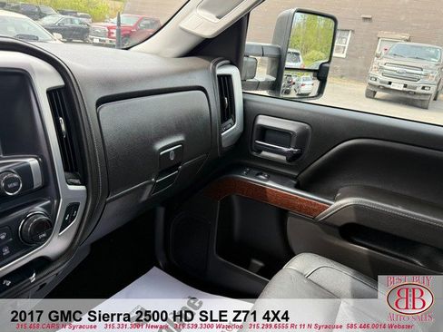 Used 2017 GMC Sierra 2500 SLE w/ SLE Preferred Package AWD/4WD image 12