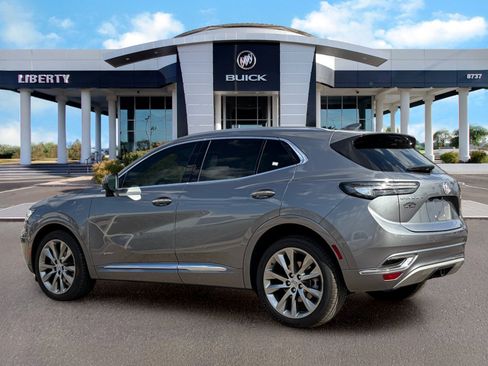 Used 2022 Buick Envision Avenir w/ Technology Package II FWD image 3