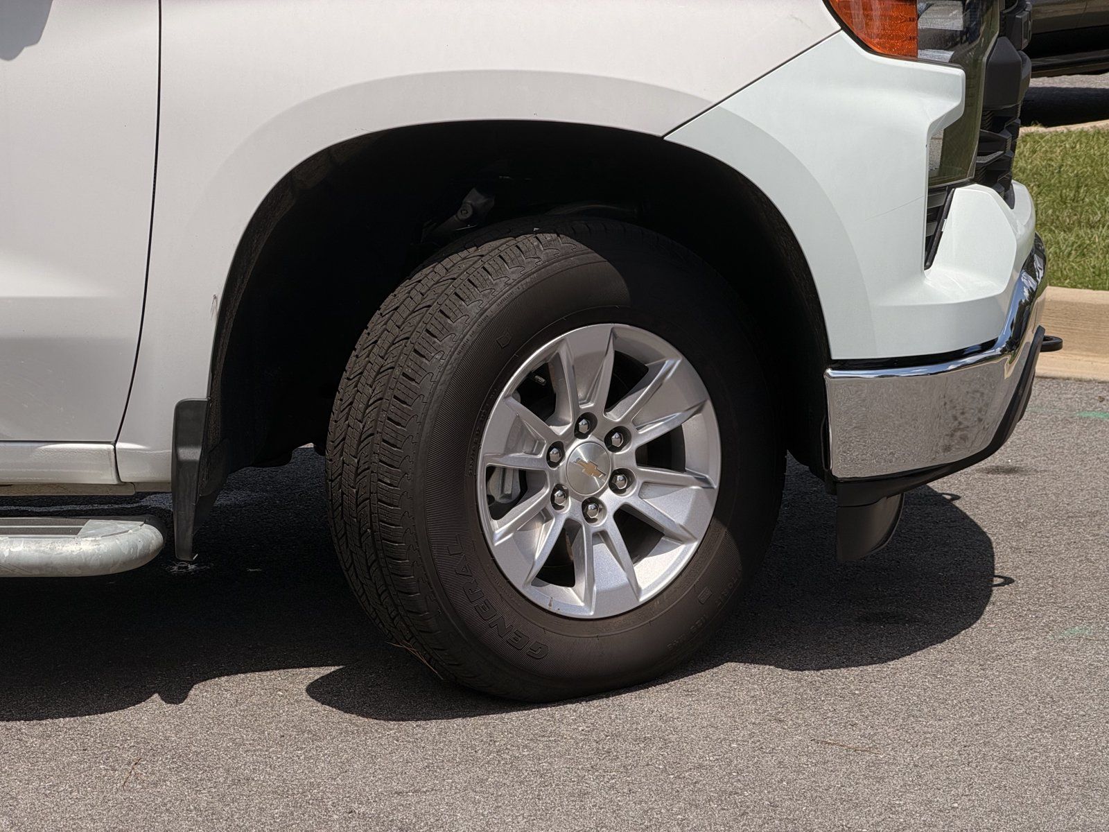 Used 2025 Chevrolet Silverado 1500 W/T RWD image 5