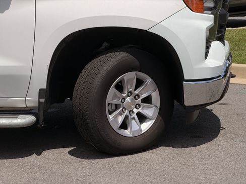 Used 2025 Chevrolet Silverado 1500 W/T RWD image 5