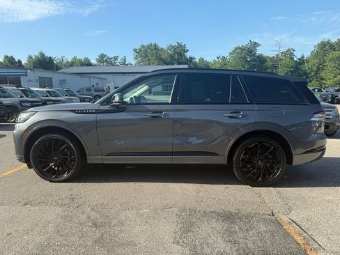 Used 2025 Lincoln Aviator Reserve w/ Equipment Group 201A AWD/4WD image 8