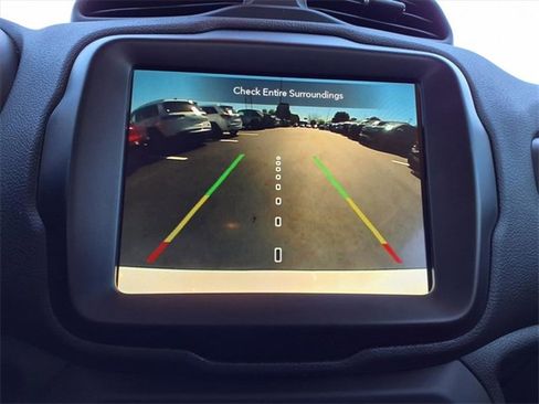 Used 2022 Jeep Renegade Latitude w/ Convenience Group image 7